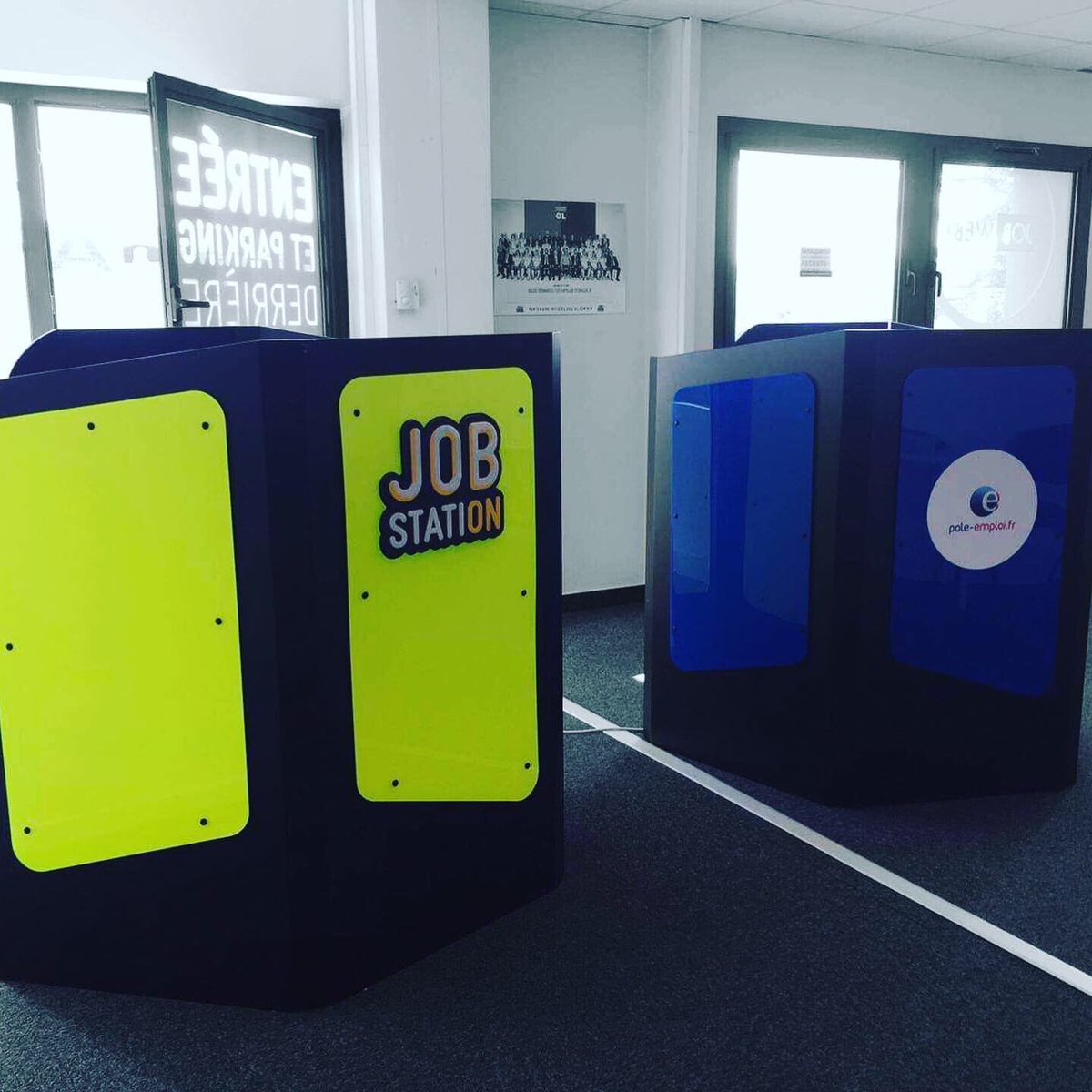JobstationFR's tweet photo. 👉 Nous avons inauguré ce vendredi à St Priest (69) notre 2ème agence Jobstation abritant un corner @pole_emploi 💪 #Jobstation #AuPlusPrèsDeSesTalents #VousAllezAdorerChercherUnJob #PoleEmploi #Partenariat #SaintPriest https://t.co/jD6dQcEDEN
