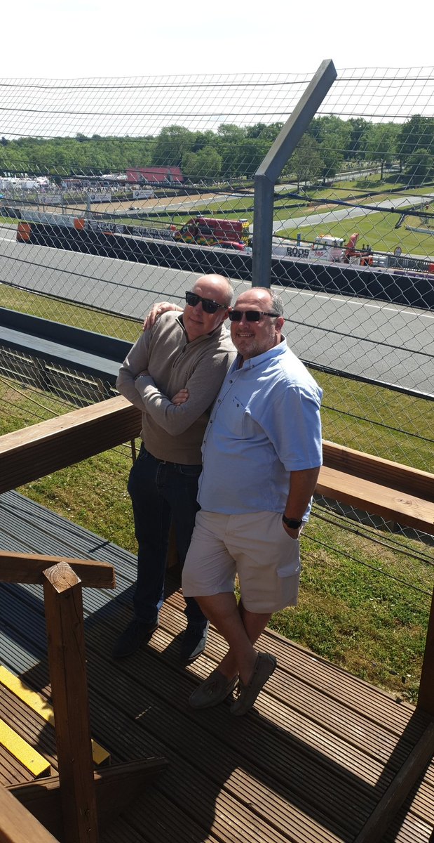 Beckssannx's tweet photo. @Bazza3757 @RacingEvents https://t.co/etB2rKJ6mX