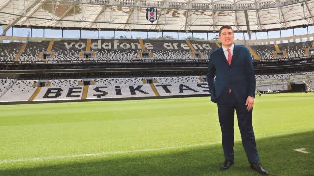 MehmetDinler_'s tweet photo. Vodafone Türkiye🇹🇷 CEO’su Colman Deegan’ı işletmemiz Royal Balloon - Cappadocia'da misafir ettik, sempatik tavırları, yüksek enerjisi ve mütevazi kişiliği ile herkesi kendine hayran bıraktı. #vodafone #colmandeegan https://t.co/n3yRxZqGP2