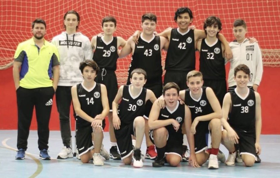 Estará con nosotros el Cadete Masculino del C.D. Centurias San Roque , equipo  formado esta temporada que ha ido mejorando con su esfuerzo, dedicación y tiempo.
Este torneo es un gran cierre de temporada para así recompensar todo ese trabajo realizado durante tantos meses.