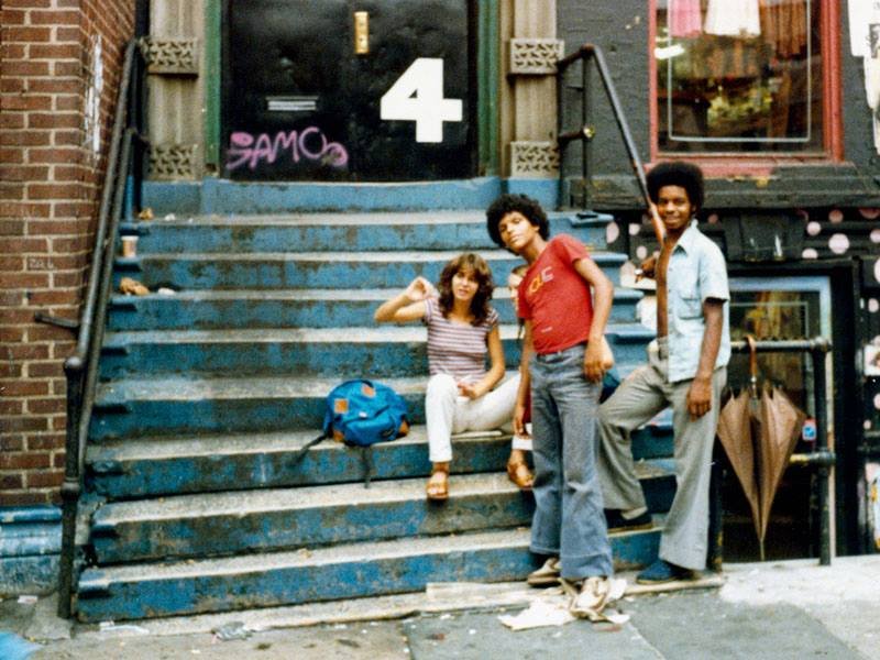 flyingmonkphoto's tweet photo. @PaulyRockPhoto @1077TheFox @Dominorecordco "Inadvertently documenting graffiti tags by artist Jean-Michel Basquiat". 
Discussing that SAMO© tag: https://t.co/F34uR6pDnC 

The story of SAMO© https://t.co/BEuk68MWVH https://t.co/uHwl9Sndg8