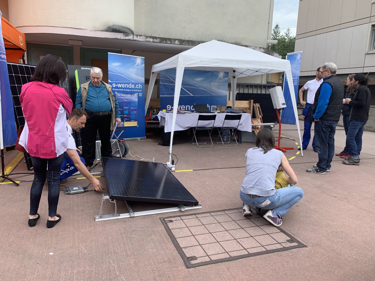 Wir waren am Sonnenenergie-Festival der Stadt Bern und konnten vielen Interessierten das Konzept der <a href="/e_wende_ch/">e-wende.ch</a> #selbstbau #selbstbaugruppe näher bringen. #amenergiewenden #eigenerstrom #energiewendegenossenschaft #energiewende #energiewendejetzt #homemadepower #photovoltaik