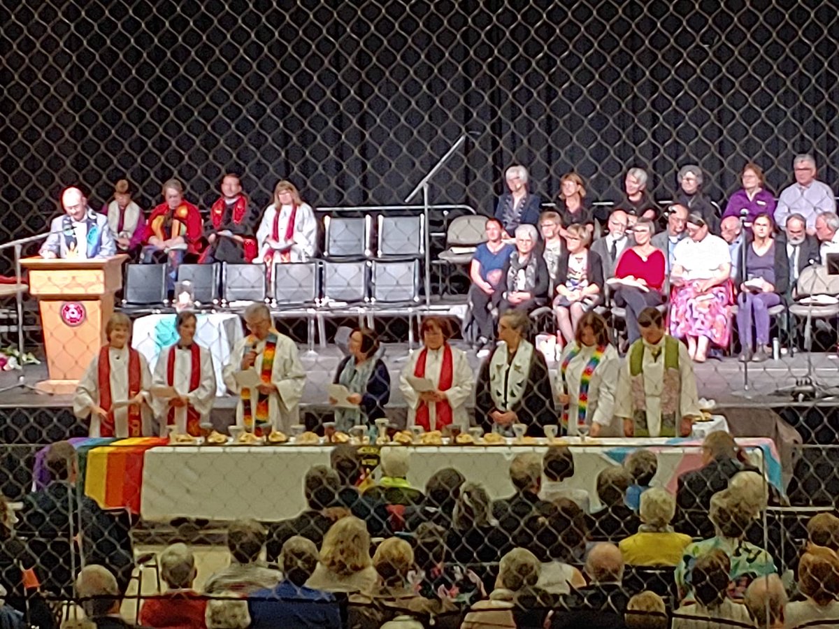 acatfromtryon's tweet photo. This photo was taken by Rev. Anne Hoganson during yesterday's Regional Worship and Ordination Service in Sackville. 

Behind the Table on either side are 6 newly ordained United Church ministers with conference presidents preparing to feed us Communion.  

Spirit filled Day. https://t.co/OGJ98OqOYw