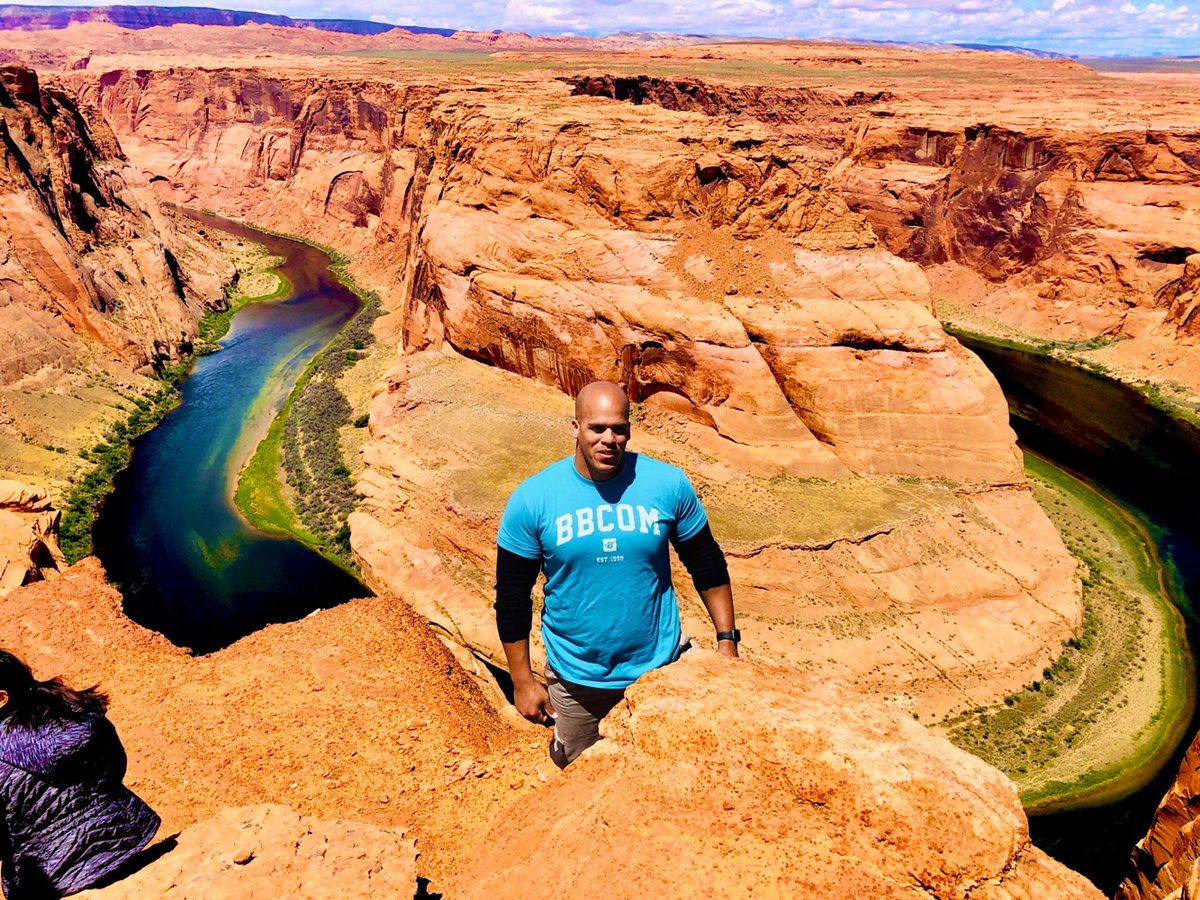 bwrighteousfit's tweet photo. Home after a great #roadtrip with the family and some awesome friends! #HorseshoeBend was just one of the stops along the way. Many more pics to post later. #PageArizona #MemorialDay #MemorialDayWeekend @bodybuildingcom #TeamBBcom #teambodybuildingcom https://t.co/uVo1xkVNUL