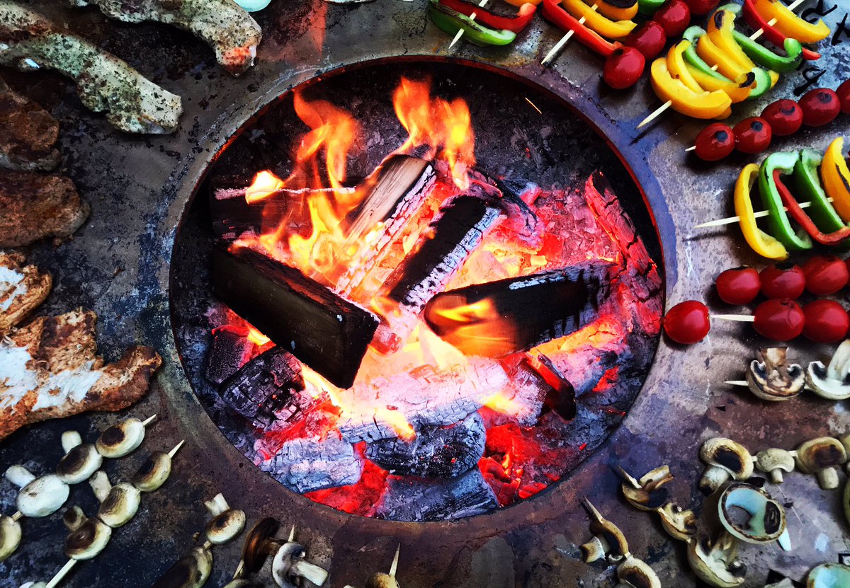 KainerMartin's tweet photo. #martinkainer #designgrill #gourmetgrill #alpen #chalet #grill #bbq #fire #awesome #blowmymind #grillsession #session #friends @alpenchaletzellberg #colours #art #design #steel #cool #steak #foodphotography #seafood #vegetables https://t.co/boe75im8SQ https://t.co/kj3xsilsGy