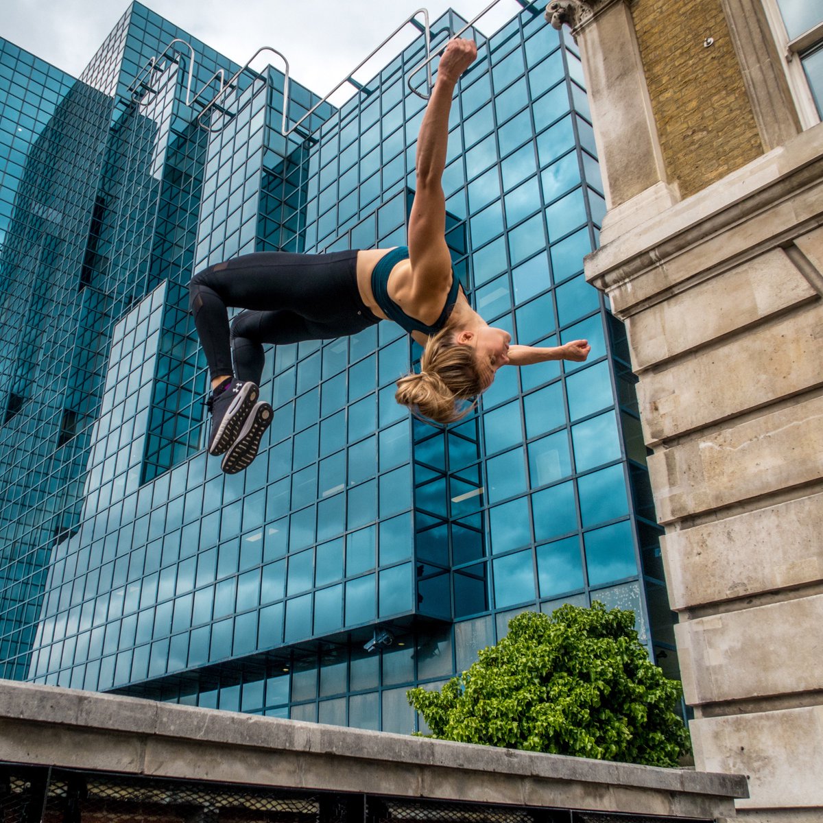 katiemcdonnell's tweet photo. After graduating from uni I knew I wanted to pursue a career in freerunning but I had no idea if it would work out. I decided to take a shot at it and it's been one of the best decisions I have ever made.
Remember: This is your life, not a dress rehearsal!
#BeAShotMaker @oppo #ad https://t.co/laNNBA8yM2