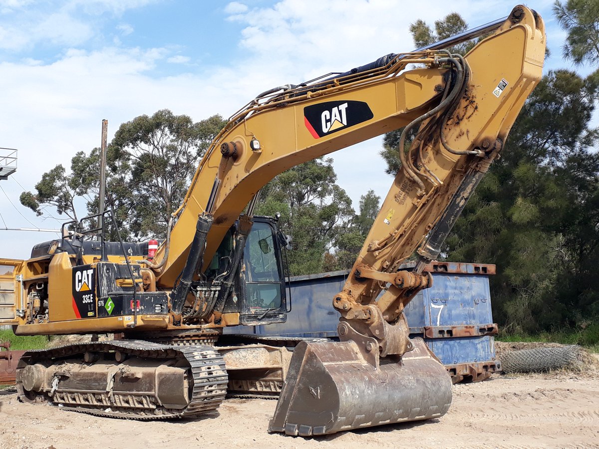 PuymiratL's tweet photo. En tout cas si on aime le matériel CATERPILLAR , on est servi comme il faut chez Select Civil! https://t.co/O39szUfzLq
