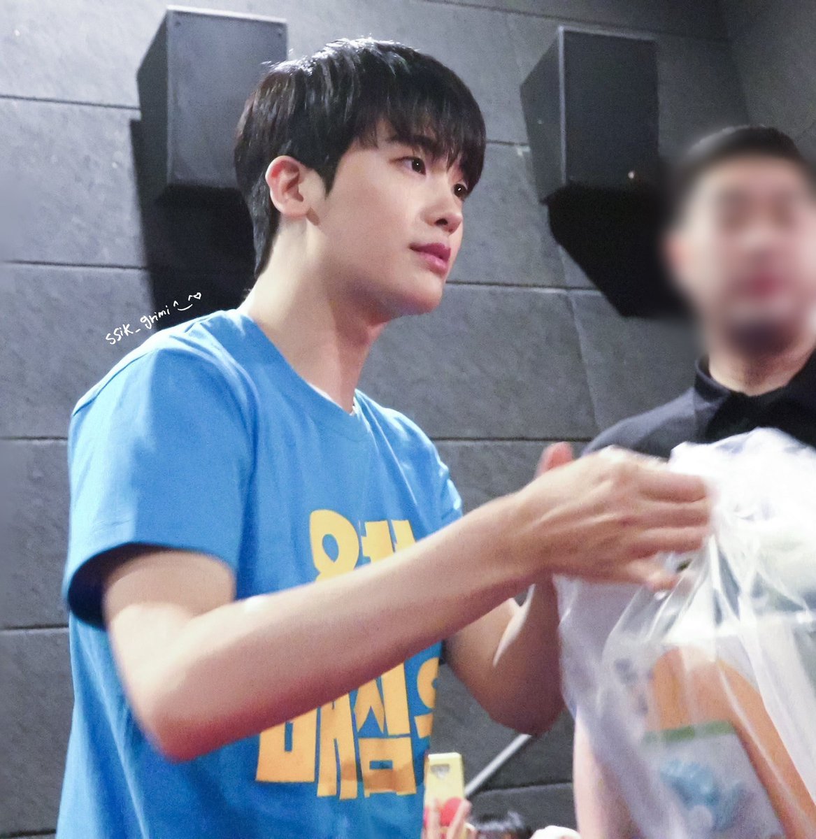 ssikgrimi's tweet photo. 일케봐도 댕댕이 절케봐도 댕댕이
근데 상남자래옄ㅋㅋㅋㅋㅋ

#박형식 #배심원들 #무대인사 #권남우
#parkhyungsik #hyungsik https://t.co/K9lKJIN8dv