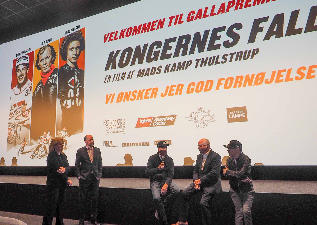 Galla premiere på Kongernes Fald 🎥

I lørdags var der premiere på dokumentarfilmen, Kongernes fald. Dagen startede på Vojens Speedway Center med ræs for både store og små. 🏁🏆

Herefter gik turen til Kosmorama i Haderslev, hvor filmen blev vist for mere end 300 mennesker. 🎞