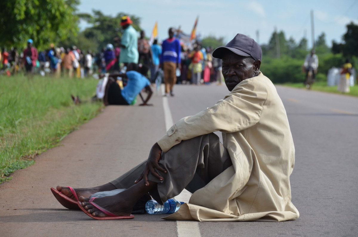 UNRA_UG's tweet photo. Look out for the pilgrims on the different highways in the East, North and South-West making it to the Uganda Martyrs Shrine in Namugongo. 

Reduce speed, drive carefully!

It pays to be kind and considerate! #MartyrsDay
 
PICS: Badru Katumba https://t.co/3wO21PENXO