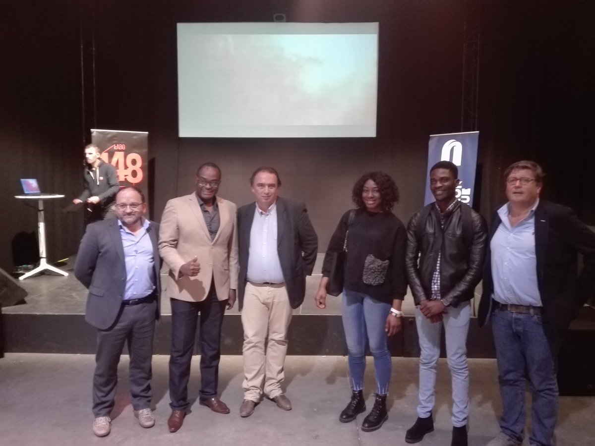 GDelbar's tweet photo. La famille des #faizeux roubaisiens s'agrandit aujourd'hui ! Bienvenue à @L_agence2 à #Roubaix ! Une initiative visant à former aux métiers de la presse et à la production d'une image renouvelée sur les #quartiersprioritaires. https://t.co/iRHFShQ9c3