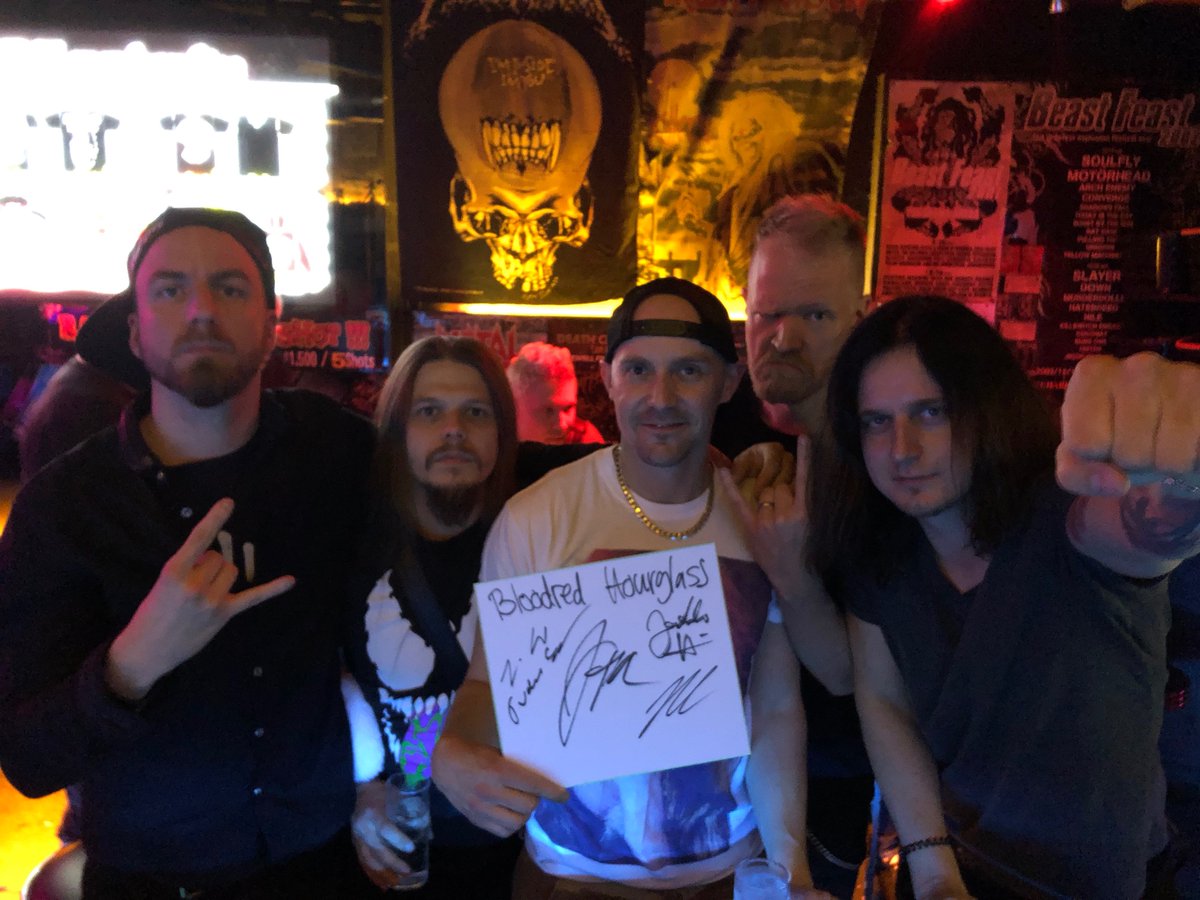 rockbar_GODZ's tweet photo. SUOMI FEASTおつかれさまでした!
GODZにもメンバーやファンの皆さんが大勢来てくれて連日大盛り上がりでした。
Evokenさん来年のSUOMI FEASTもヨロシクお願いします!
#metalbargodz #rockbar #ロックバー #メタルバー #tokyo #shinjuku #Brymir #BloodredHourglass #Oceanhoarse #NICUMO #ThyRow https://t.co/KebcUTeKEx