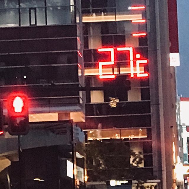 27℃の電光掲示板