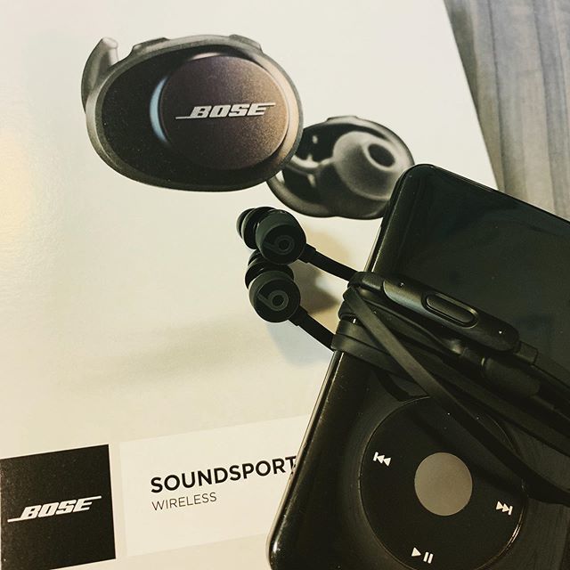 keppekepee's tweet photo. ついにワイヤレスの時代へ。
サヨナラiPod Classic 7年間ありがとう。
#bose #bosesoundsportfree https://t.co/tMjFLYKxgH https://t.co/fuur62Sp2I