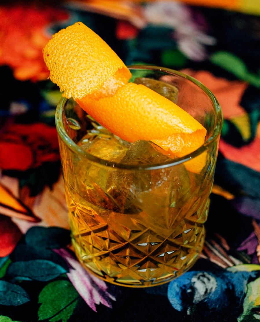 ISLAND HOPPER

"Very strong, fruity, and a bit gorgeous (just like me)"

Banana skin-infused Plantation pineapple rum,
Plantation 5yr old, banana liqueur, vanilla bitters