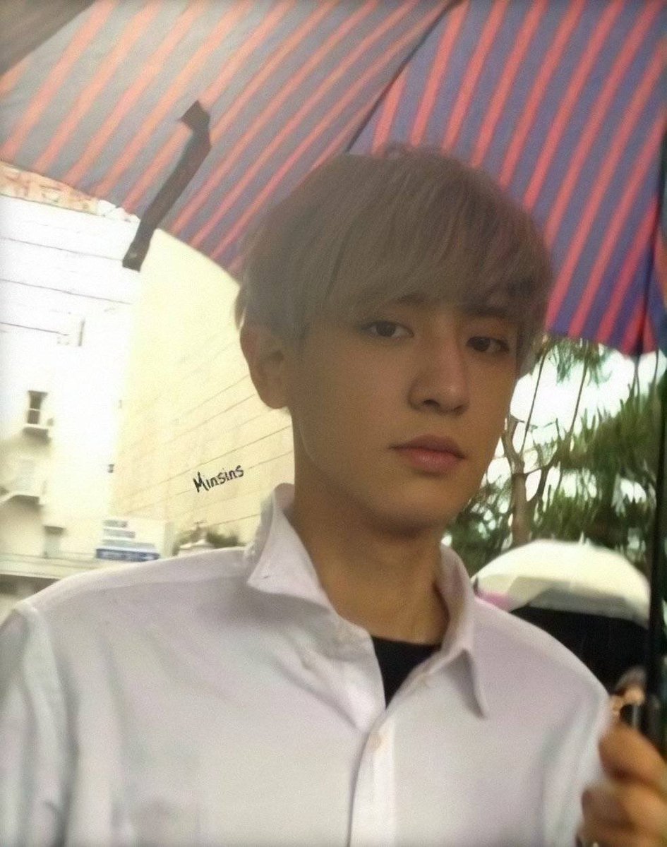 dararinx's tweet photo. เจอรูปนี้ทีไรก็ต้องเซฟ มีอยู่แล้วก็ต้องเซฟ เป็นผัวมาก สายตาหน้าผม ทุกอย่างคือกุต้องเซฟ เหลือแค่ปริ้นติดฝาบ้านแล้ว https://t.co/5Wf1Fxk7Ga
