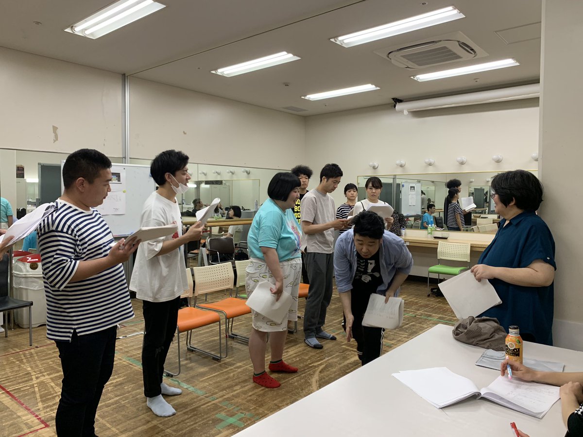 gionkagetsu's tweet image. 明日からの酒井藍座長の新喜劇の稽古でした🍉
どんなドタバタ劇になるのか？
ぜひ見に来てください😍

#酒井藍 #帯谷孝史 #中條健一 #安尾信乃助 #大島和久 #新名徹郎 #もじゃ吉田 #祐代朗功 #松元政唯 #野下敏規 #前田真希 #金原早苗 #木下鮎美 #新喜劇 #よしもと新喜劇 #吉本 #稽古 #モーニング娘 風