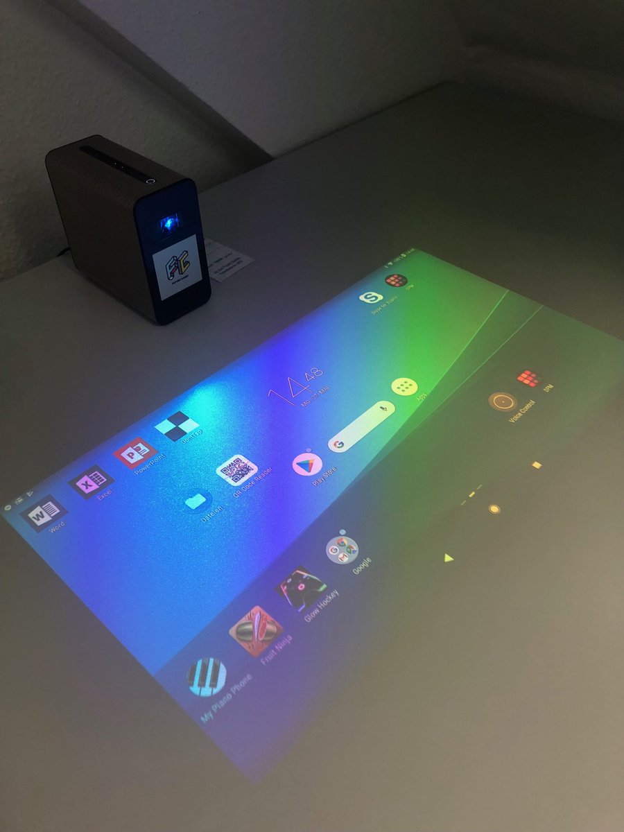 ADressel's tweet photo. #Digitalisierungsjahr2019 in der @FHH_FB. Vielen, vielen Dank an die Kolleginnen und Kollegen, die die #dlounge möglich gemacht haben. Vorbildlich 👍! https://t.co/yBVvU0selt