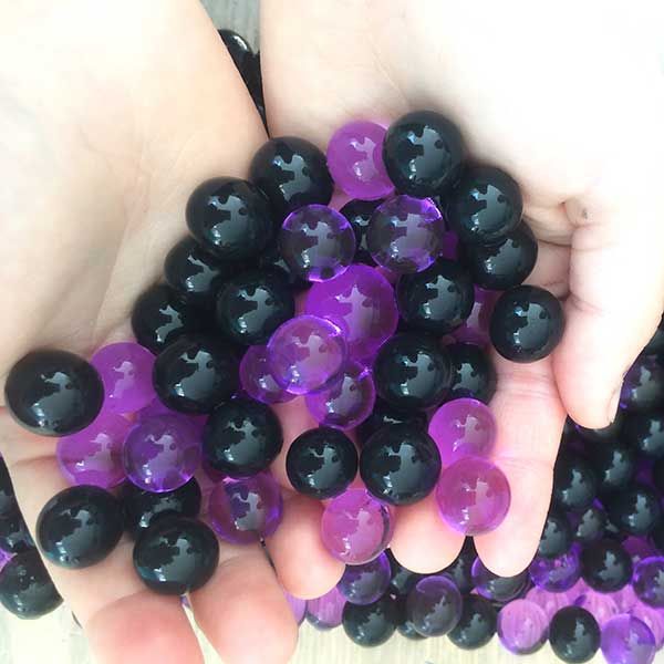 KitCaboodleKit's tweet photo. Throw a party with a difference! Find fun and sensory water beads in our party kits. 30% off with code TAKE30. https://t.co/SzuFiIjik8 https://t.co/G1S0YngZzk
