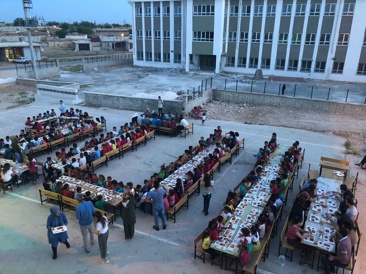 OKULUMUZDA ÖĞRENCİ VE VELİLERİMİZİN KATILIMI İLE RAMAZAN AYININ MANEVİYATINA UYGUN BİR ŞEKİLDE İFTARIMIZI YAPTIK İFTAR PROGRAMIMIZDA EMEĞİ GEÇEN ÖĞRETMEN VE İDARECİLERİMİZE TEŞEKKÜR EDERİZ. <a href="/Abdullah_Erin47/">Abdullah ERİN</a> <a href="/celikof/">Ömer Faruk ÇELİK</a> <a href="/kenndmroglu01/">Kenan Demiroğlu</a>   <a href="/alidrmz33/">Ali DURMAZ</a>  @smailKa32438473 <a href="/serafettinturan/">Şerafettin TURAN</a>