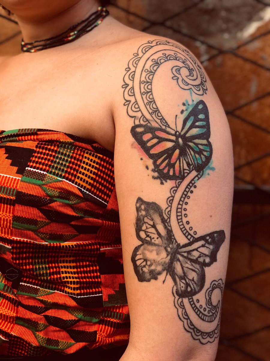 scgsnaps's tweet photo. PERSPECTIVE. / Captured @afrobloomingfest ✊🏾 | #ShecantgoSnaps #scgsnaps #PhonePhotography #iPhonePhotography #iPhoneography #shotoniphone #shotoniphone7plus #details #africaday #afrobloomingfest #tattoo | 📷: iPhone 7 Plus 📱 https://t.co/htbjyBBuds