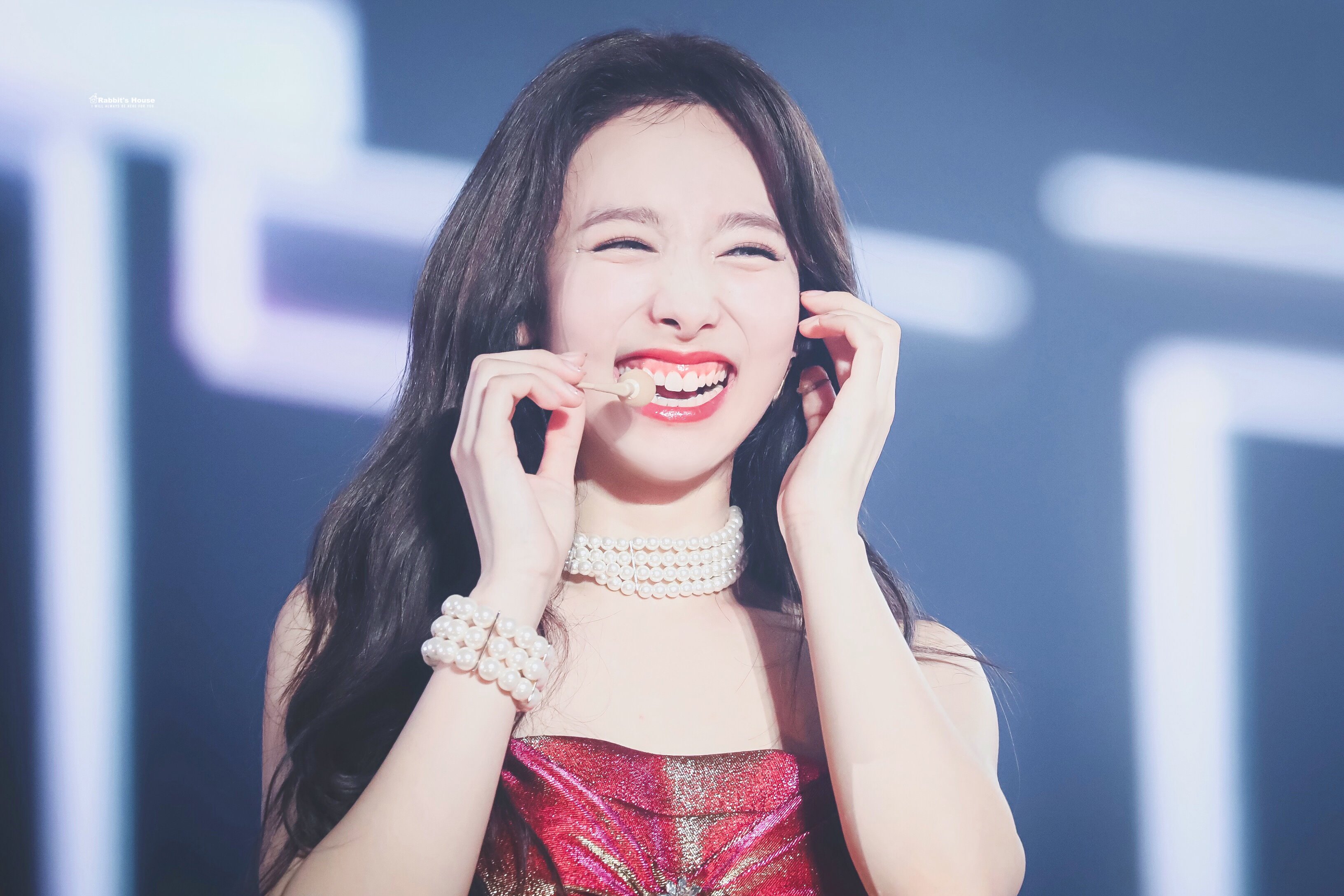 D7kf35cUcAAIe8H.jpg:orig