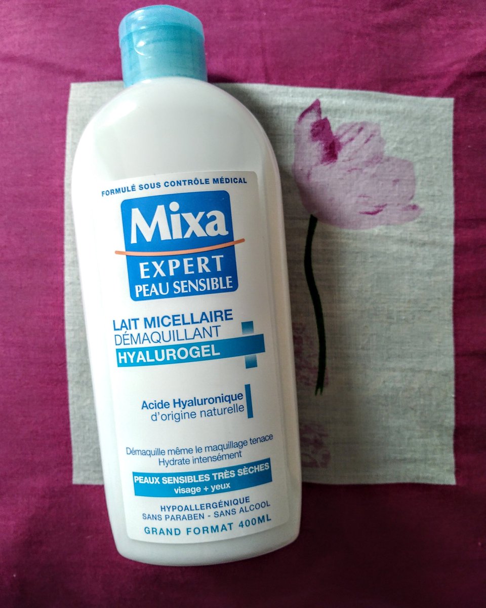 yvart7's tweet photo. Démaquillage sous contrôle avec @mixa_fr #mixafr #expertpeausensible #laitmicellairedemaquillant #testproduit #mixafrance https://t.co/DmkmQVOPfl