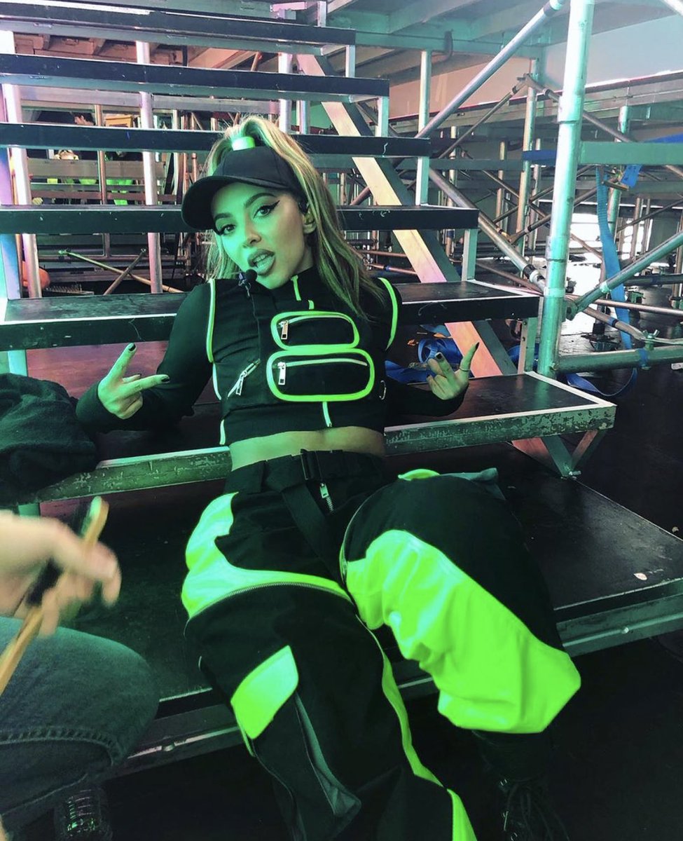 sarcvsticmami's tweet image. 𝒊𝒔 𝒊𝒕 𝒆𝒂𝒔𝒊𝒆𝒓 𝒕𝒐 𝒔𝒕𝒂𝒚, 𝒊𝒔 𝒊𝒕 𝒆𝒂𝒔𝒊𝒆𝒓 𝒕𝒐 𝒈𝒐?

📸: my baby 
he’s getting better at taking my photos am i right?