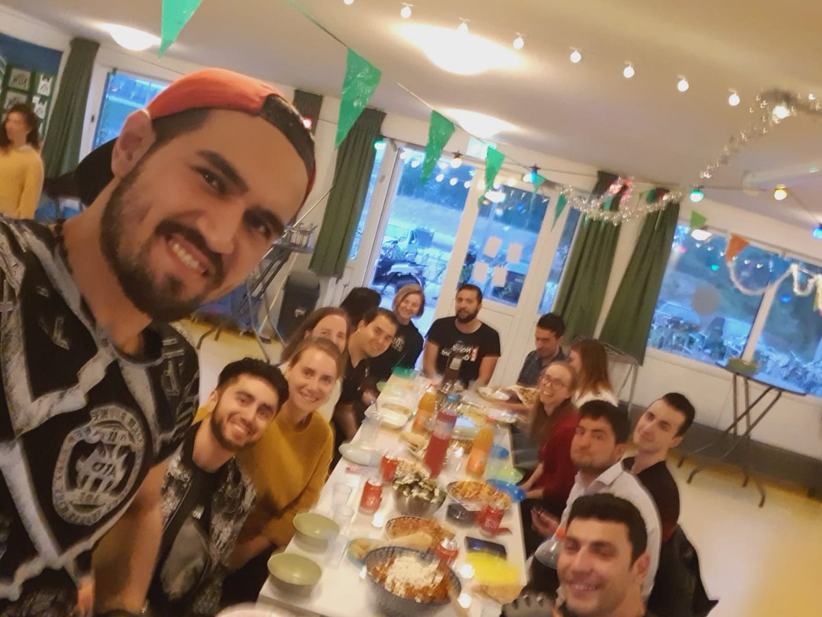 ‘Ramadan Kareem iedereen!' Vorige week was er een iftar op Startblok Elzenhagen. De bewoners vierden dit feest van de ontmoeting samen! Lees hier hoe het was:
startblokelzenhagen.nl/nieuws/startbl… <a href="/EigenHaard/">Eigen Haard</a> <a href="/dekeywonen/">Woonstichting Lieven de Key</a> <a href="/AmsterdamNL/">Gemeente Amsterdam</a>
