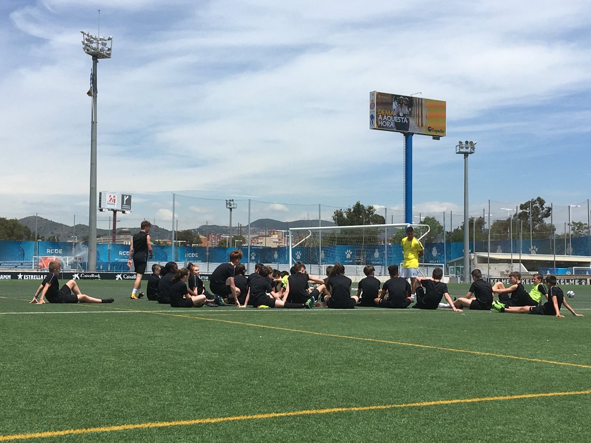 TTAinBarca's tweet photo. A hot and tiring session. Off to the Camp Nou soon https://t.co/CaWmAh6bIE