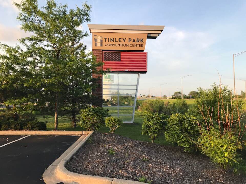 The team at the #TinleyParkConventionCenter on this #MemorialDay would like to #givethanks to #thebravemenandwomen who have made the #ultimatesacrifice defending #Americasfreedom! #Alwaysremember.