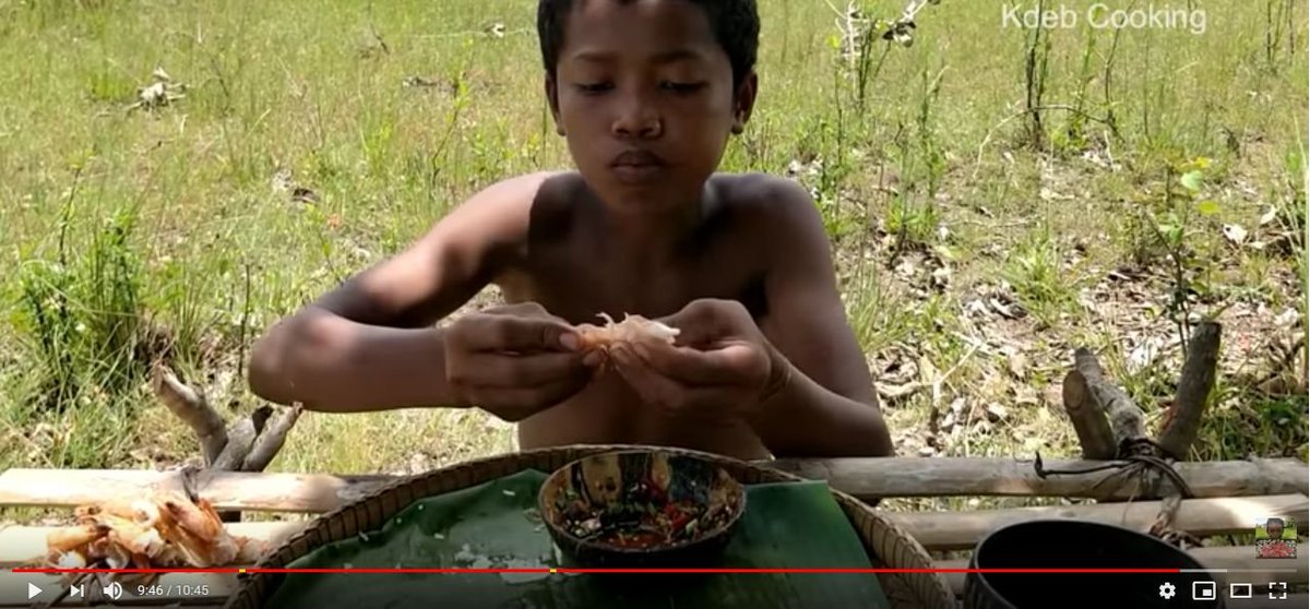 超高画質でどこかの部族っぽい少年が 料理して食べるだけ の動画を流す謎のyoutubeチャンネルに様々な憶測が集まる 伝統継承 ある種のドキュメンタリー Togetter