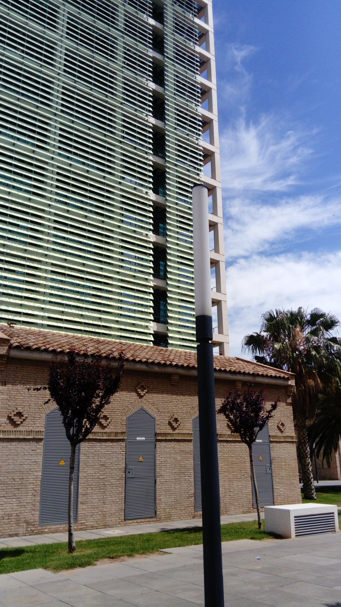 anadelicado3's tweet photo. In Valencia for the week. First stop: an interview at the Ciudad Administrativa. #PEARLSproject https://t.co/sh8DLwboo6