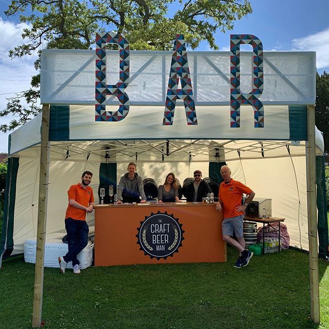 Set up and ready to go at Otford Village Fete. We’ve got Summer Perle, Bulldog and Helles Belles - all needs to be drunk! 🍻🍺🥂
.
.
.
#thecraftbeerman #chrischeeseman #craftbeer #realbeer #craftbeerscene #beer #realale #brewery #ukbeer #ukbrewery #ukbe… bit.ly/2wmdJaX