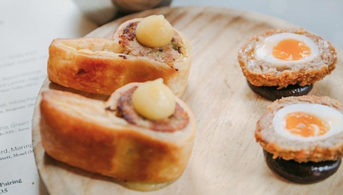Holborn's new wine hub, Gezellig is named after the Dutch word for coziness and good times... buff.ly/2Exc1bi