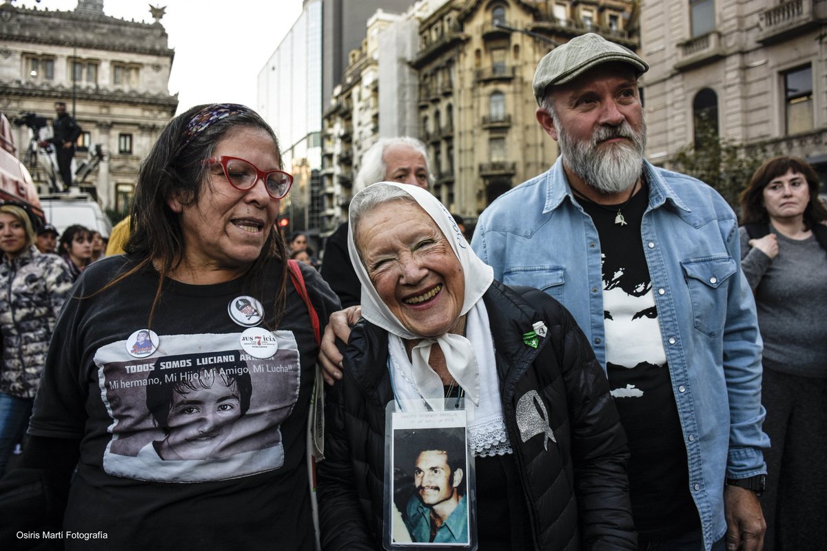 Fococriticoph's tweet photo. Marcha contra el gatillo fácil. Buenos Aires 24 de Mayo de 2019.
#BastadeDoctrinaBullrich #ChauMacri #fueraMacri #FueraBullrich #FueMasacre https://t.co/TrXVQx6v8t