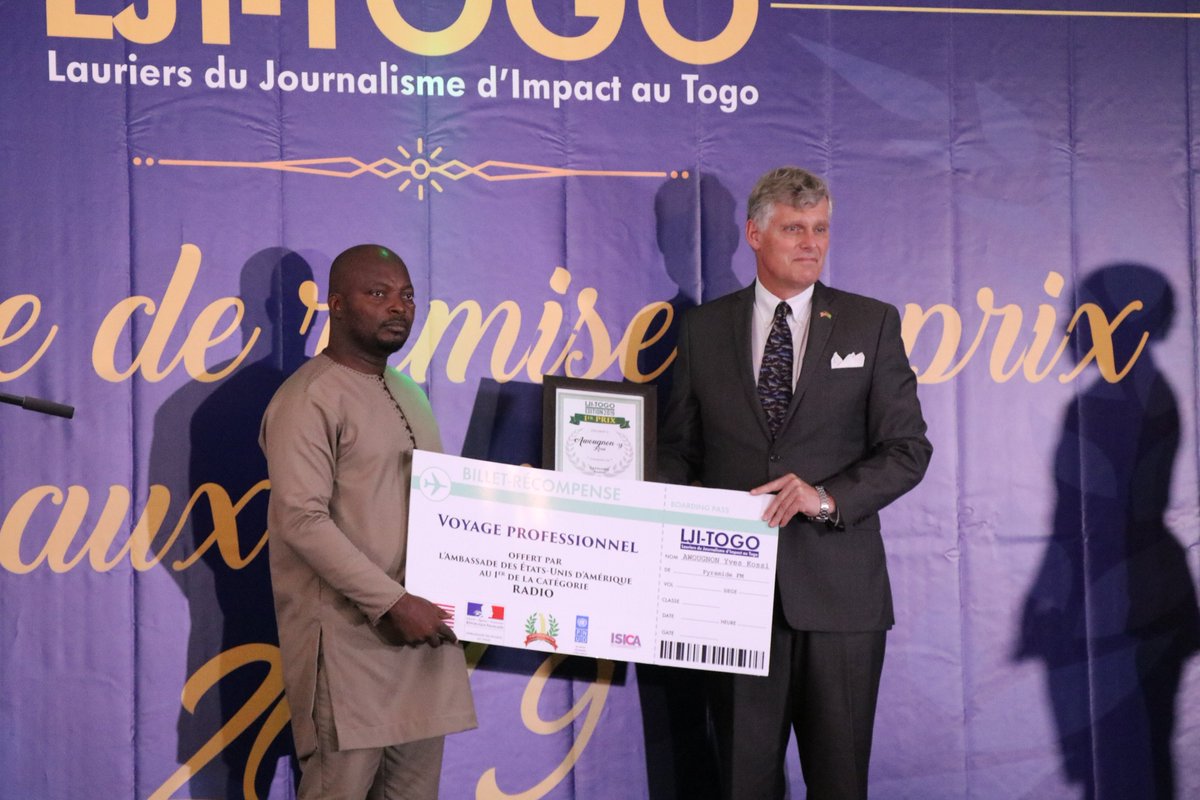 PnudTogo's tweet photo. Les noms des lauréats du Concours #LJI2019, "Lauriers du Journalisme d'Impact" au #Togo ont été dévoilés samedi 25/05/19 lors de la soirée de remise des #Prix. Les 5 meilleures productions de chacune des catégories en jeu ont été primées : 📺📻✍️ https://t.co/viQItQno44