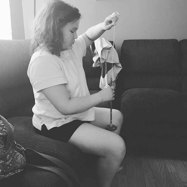 IlikeitFrantic's tweet image. It’s early morning but this girl is determined to learn to drop spindle. #dropspindle #spinning #tweenage #crafting