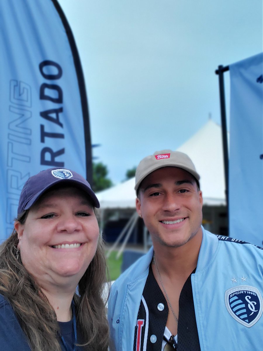 poolsidekat's tweet image. These guys are super nice!  So happy to get to meet them! #SportingBlueForLife #SportingKC