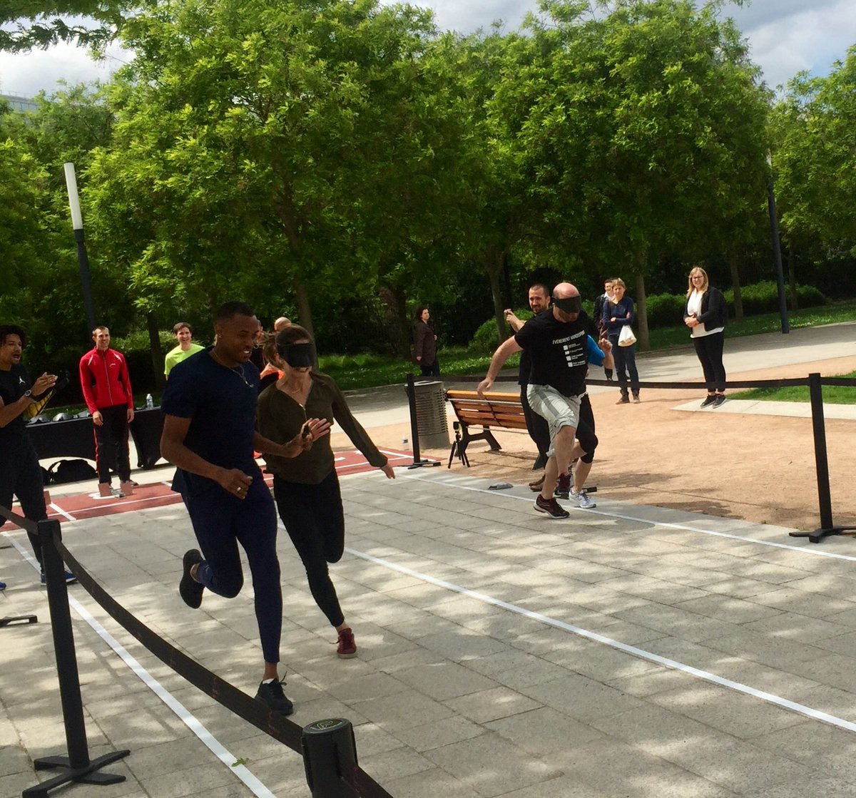 BNPPLeasingFR's tweet photo. Changer notre regard sur le #handicap : aujourd’hui, nos collaborateurs  s'initient au #handisport. Un événement en partenariat avec @capsaaaparis, @HandiamoOFF, @tangata_loisirs. Avec @bnpp_cardif, @Arval_France, BNP Paribas Factor, GIE GAM et IRB.
#PositiveLeasing #EspritCardif https://t.co/7fjUBrWQ0o