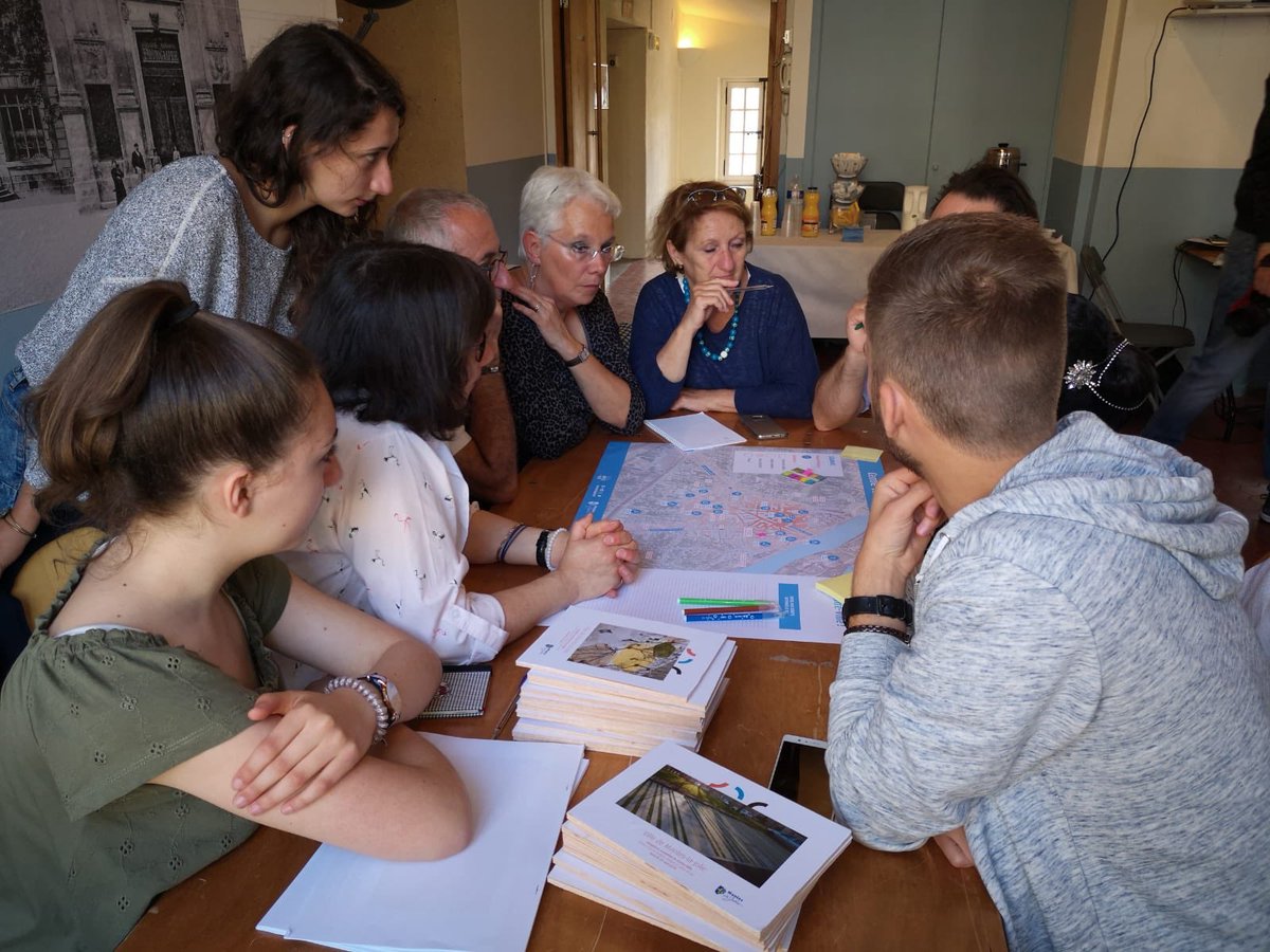 Nous accompagnons la ville de <a href="/ManteslaJolie_/">Mantes-la-Jolie</a> pour la #concertation sur son projet #Coeurdeville. Après un 1er atelier ce samedi sur les espaces publics, le prochain RDV est fixé le 5 juin pour parler commerce et attractivité !#CollTerr #dialogue #ActionCoeurdeVille