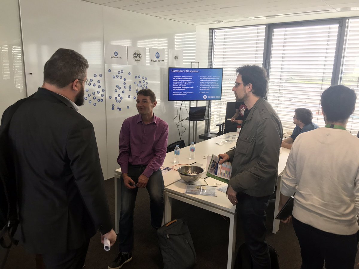 CarrefourRecrut's tweet photo. Depuis ce matin et jusquâĂ 16h, notre #DirectionTechnique organise une plĂ©niĂšre sur la #TransformationDigitale dans nos locaux Ă Massy ! đ Lâoccasion pour nos collaborateurs de mieux comprendre les diffĂ©rents projets menĂ©s en interne đ #technologies #ProduitsInnovants https://t.co/eytxKJd707