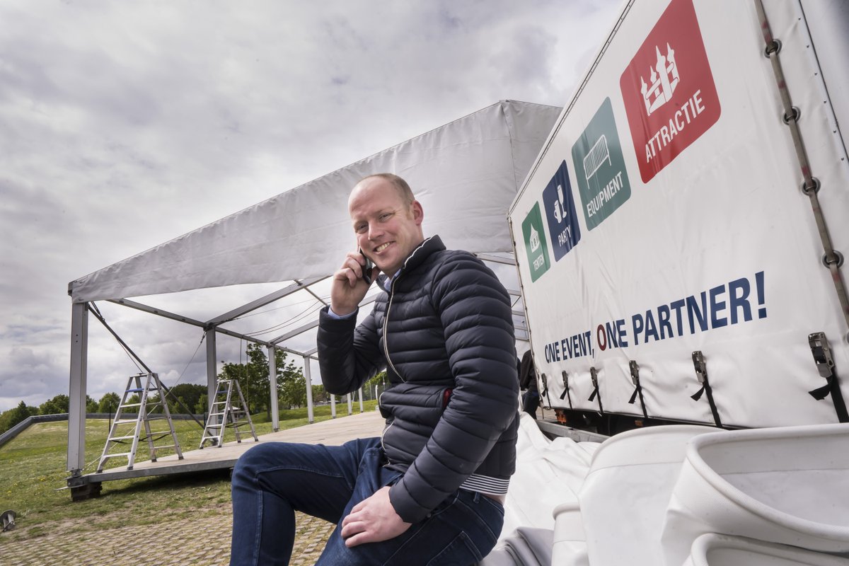 Van tent tot theelepel. <a href="/SkippyRent/">Skippy-Rent</a> wil evenementenpartner zijn en alles kunnen leveren voor elk feest en evenement. Nieuwe eigenaar Peter de Ruiter uit Elspeet wil de komende jaren met Skippy Rent doorgroeien tot één van de grootste evenementenverhuurders van Nederland.