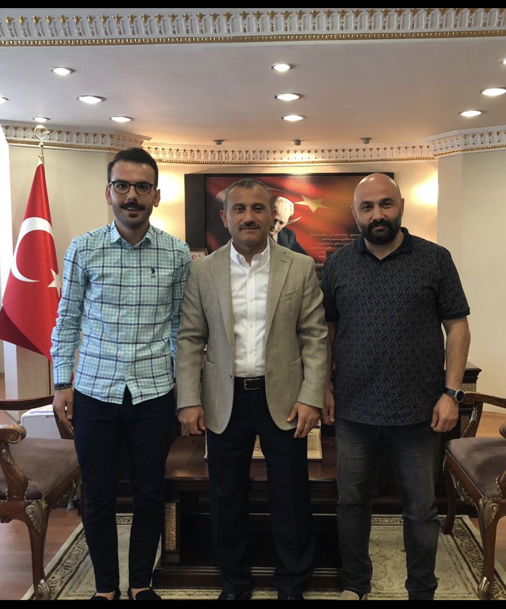 Sn Valimiz <a href="/tuncaysonel/">Tuncay Sonel</a> beyfendiyi, ilimiz eğitime verdiği destekler gibi,Konya/Seydişehir Kaymakamlığı döneminde de desteklerini esirgemediği gençlerden olan,kurum Av.Sn.@scetinkaya90 bey ile makamında ziyaret ettiler. Nazik kabullerinden dolayı minnettarız .