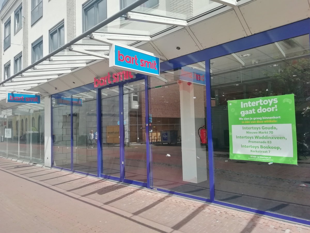 De Bart Smit in de Nieuwe Marktpassage is na opheffingsuitverkoop nu echt  gesloten, en gaat door onder #Intertoys aan de Nieuwe Markt en in  #Waddinxveen en #Boskoop. #BartSmit
