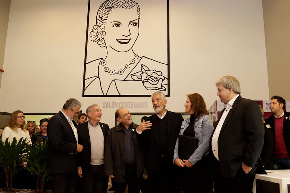UPrO20's tweet photo. V Encuentro Nacional de Universidades Públicas Formadoras en Oficios
Inauguración Salón Centenario https://t.co/bqX20aubxe