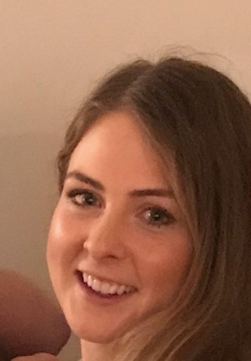 DafyddHardy's tweet photo. Super proud of my eldest daughter Holly just confirmed as the #LettingsManager for @MoginieJamesUK #Pontcanna #Cardiff Uffar o hogan #Daiawn ti. #Caerdydd https://t.co/avusIbi1g5