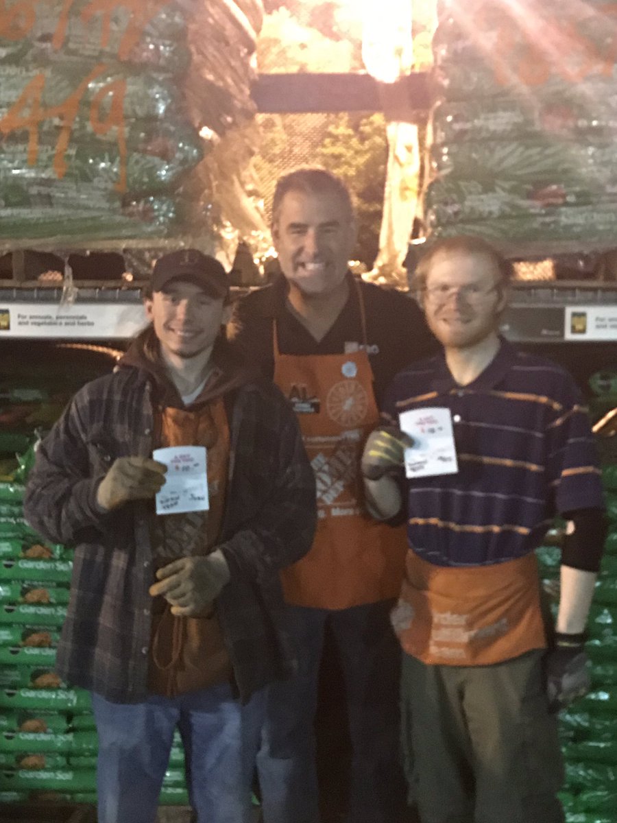 MansfieldHD's tweet photo. @KJChamberland  Celebrating our night team with Dunkin ’ gift cards! Great job Johnny and Matt! https://t.co/n6vTsXEGgg