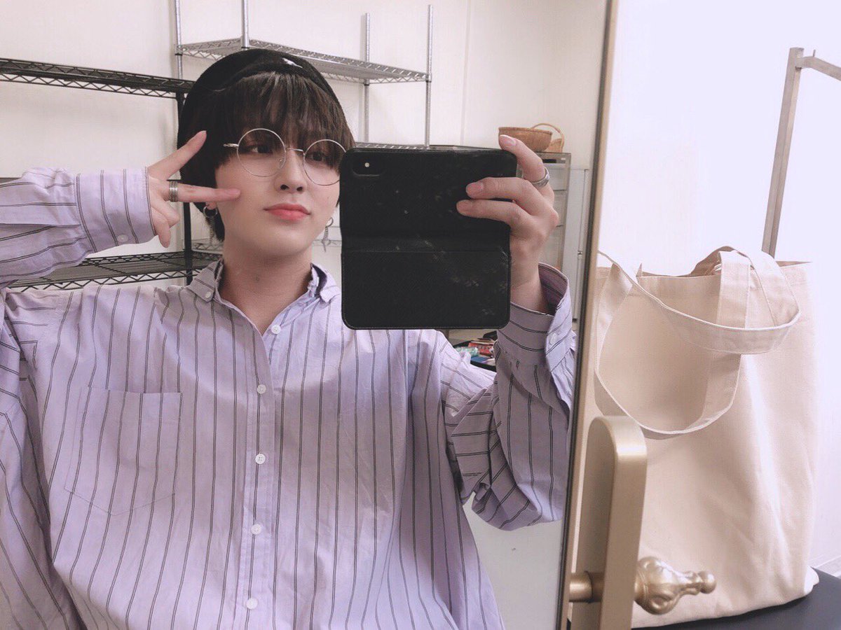 ivvy_hiroto's tweet photo. 今日は池袋マルイにてリリースイベントでした🎤

5人でのLIVE、会場入りきらない程の人が駆けつけてくれて本当に感謝です😢
みんなありがとう😞❤️

5月は名古屋、大阪の���リパがあったりみんなと濃い時間を過ごせて幸せでした。

6月は大切な日がいっぱいある月です！！

また6月もよろしくね😳✨ https://t.co/HTVcwyMVmy