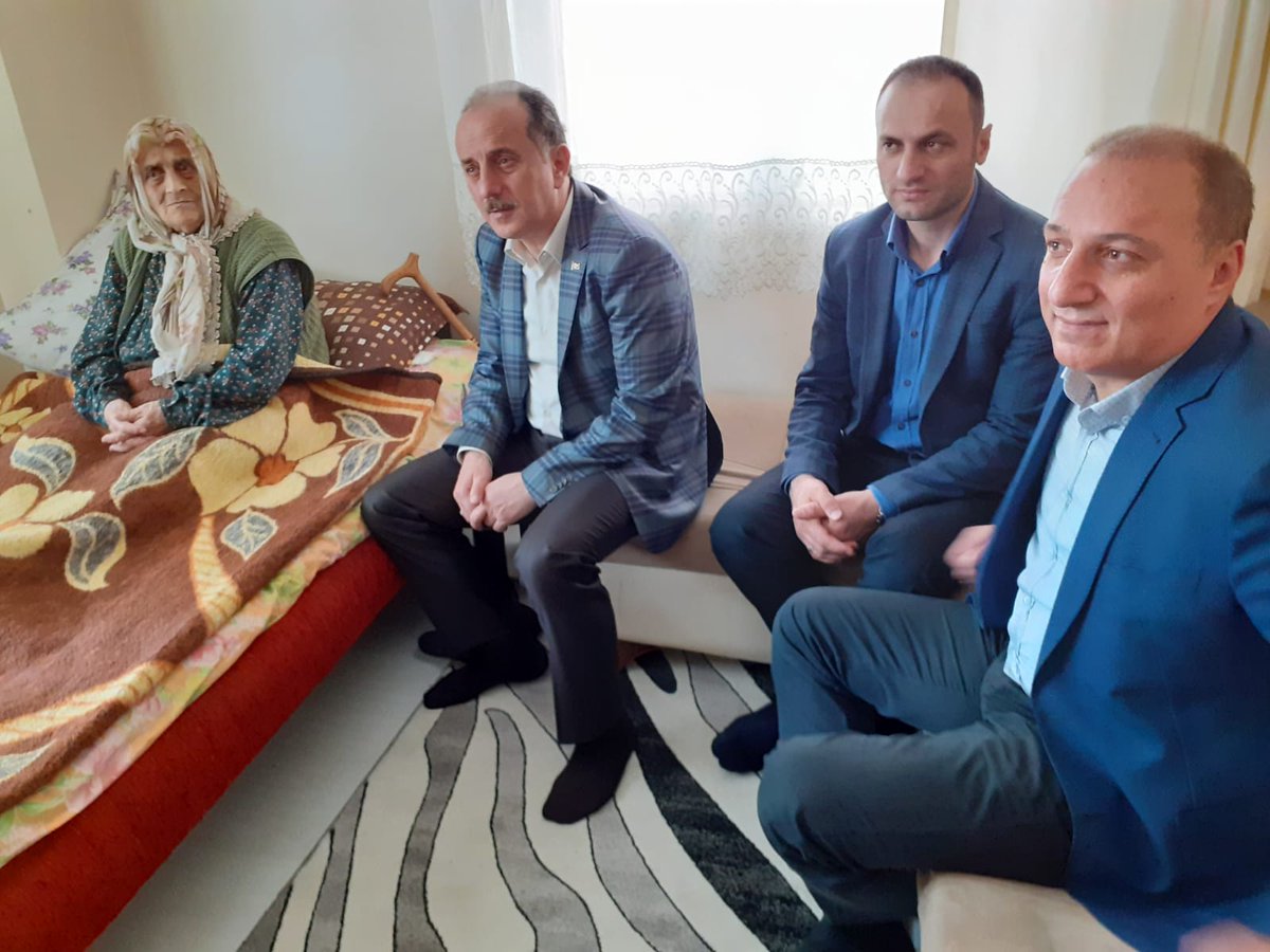 Kendilerini yalnız hissetmemeleri için büyüklerimizi ziyaret etmeye #devam

Yıldıztepe Mahallemizdeki Şaziye Teyzemizin evine misafir olup hayır dualarını aldık.

#EnGüzelSözümüzBağcılar